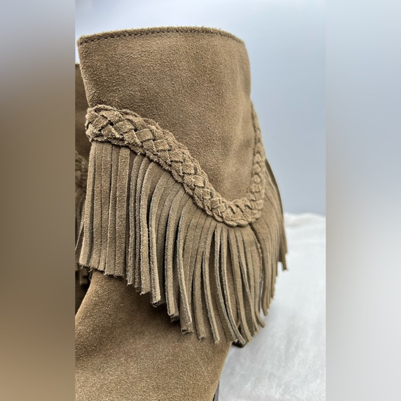 Sbicca Vintage Collection Olive Green Fringe Booties Size 7.5 - Picture 3 of 13